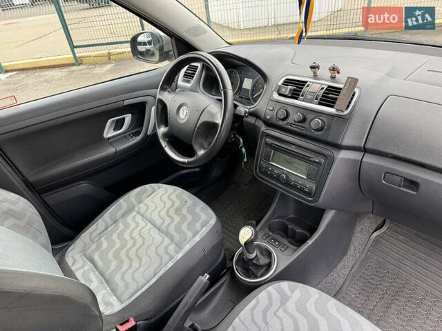 Серый Шкода Фабия, объемом двигателя 1.2 л и пробегом 162 тыс. км за 3990 $, фото 34 на Automoto.ua