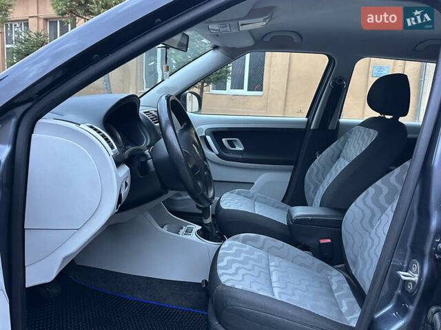 Сірий Шкода Фабія, об'ємом двигуна 1.2 л та пробігом 232 тис. км за 4200 $, фото 16 на Automoto.ua