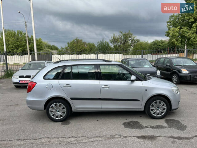 Шкода Фабия 2008 в Чернигове на Automoto.ua Серый Шкода Фабия, объемом двигателя 1.39 л и пробегом 240 тыс. км за 5600 $, фото 9 на Automoto.ua