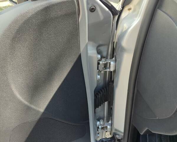 Сірий Шкода Фабія, об'ємом двигуна 1.42 л та пробігом 253 тис. км за 5100 $, фото 6 на Automoto.ua