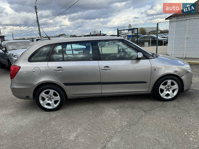 Серый Шкода Фабия, объемом двигателя 1.2 л и пробегом 162 тыс. км за 3990 $, фото 6 на Automoto.ua