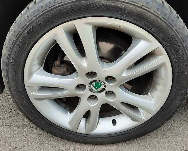 Серый Шкода Фабия, объемом двигателя 1.6 л и пробегом 180 тыс. км за 6500 $, фото 30 на Automoto.ua