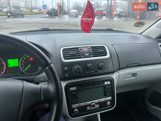 Сірий Шкода Фабія, об'ємом двигуна 1.39 л та пробігом 232 тис. км за 5700 $, фото 11 на Automoto.ua