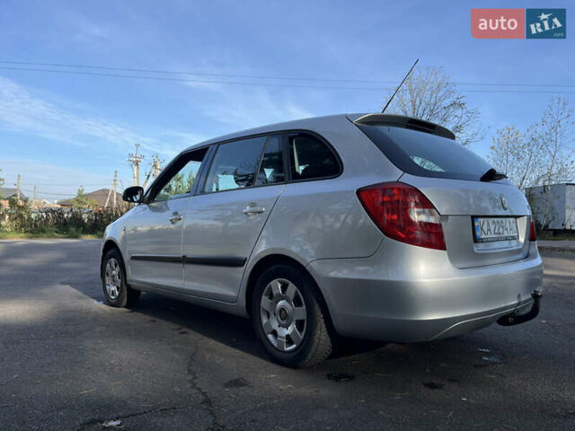 Сірий Шкода Фабія, об'ємом двигуна 1.6 л та пробігом 165 тис. км за 4600 $, фото 3 на Automoto.ua