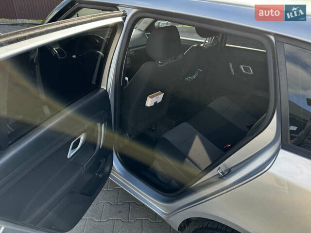 Серый Шкода Фабия, объемом двигателя 1.39 л и пробегом 232 тыс. км за 5399 $, фото 10 на Automoto.ua