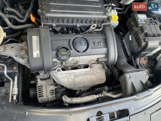 Сірий Шкода Фабія, об'ємом двигуна 1.4 л та пробігом 250 тис. км за 5500 $, фото 11 на Automoto.ua