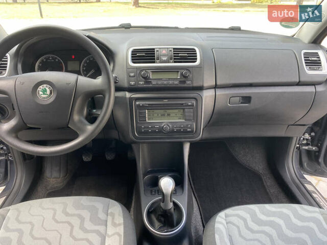Сірий Шкода Фабія, об'ємом двигуна 1.4 л та пробігом 250 тис. км за 5500 $, фото 21 на Automoto.ua