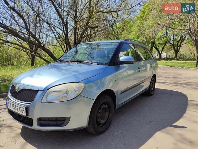 Серый Шкода Фабия, объемом двигателя 1.2 л и пробегом 322 тыс. км за 4500 $, фото 1 на Automoto.ua