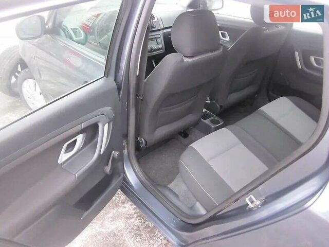 Серый Шкода Фабия, объемом двигателя 1.6 л и пробегом 180 тыс. км за 6500 $, фото 13 на Automoto.ua