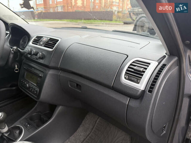 Сірий Шкода Фабія, об'ємом двигуна 1.6 л та пробігом 195 тис. км за 6500 $, фото 35 на Automoto.ua