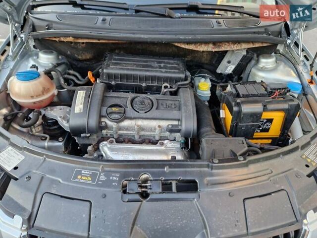 Серый Шкода Фабия, объемом двигателя 1.4 л и пробегом 147 тыс. км за 5600 $, фото 57 на Automoto.ua