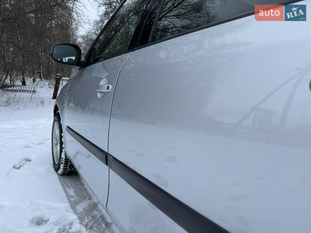 Серый Шкода Фабия, объемом двигателя 1.39 л и пробегом 208 тыс. км за 5550 $, фото 7 на Automoto.ua