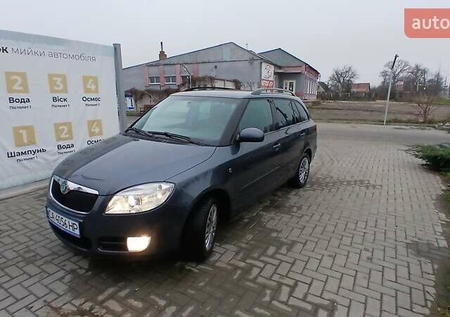 Серый Шкода Фабия, объемом двигателя 1.39 л и пробегом 232 тыс. км за 6500 $, фото 43 на Automoto.ua