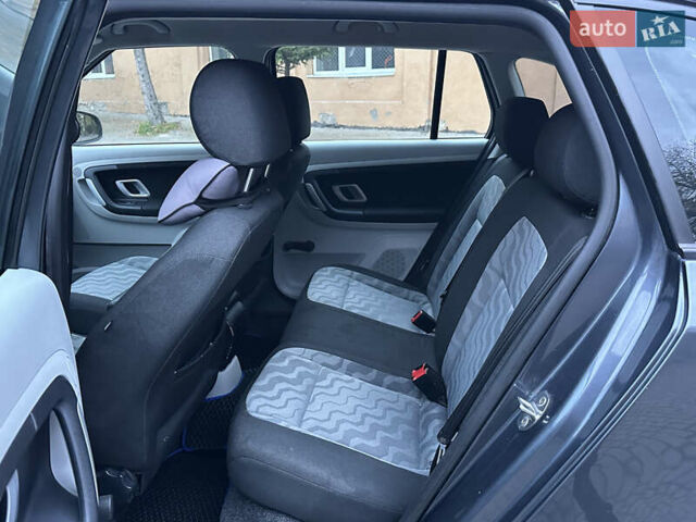 Сірий Шкода Фабія, об'ємом двигуна 1.2 л та пробігом 232 тис. км за 4200 $, фото 17 на Automoto.ua