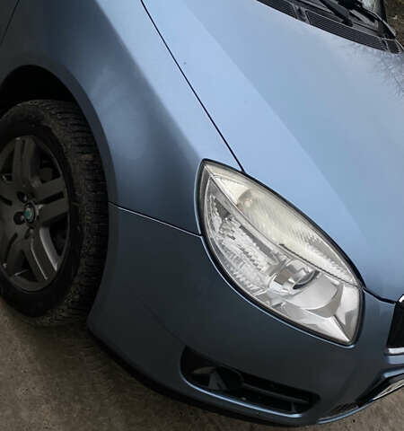 Серый Шкода Фабия, объемом двигателя 1.4 л и пробегом 395 тыс. км за 4200 $, фото 4 на Automoto.ua