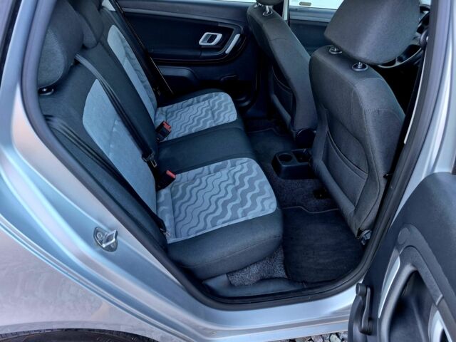 Серый Шкода Фабия, объемом двигателя 1.2 л и пробегом 237 тыс. км за 3999 $, фото 6 на Automoto.ua