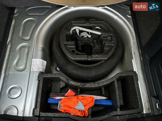 Сірий Шкода Фабія, об'ємом двигуна 1.39 л та пробігом 227 тис. км за 5500 $, фото 40 на Automoto.ua