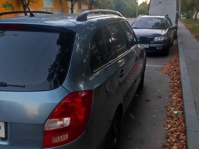 Серый Шкода Фабия, объемом двигателя 1.2 л и пробегом 307 тыс. км за 3800 $, фото 3 на Automoto.ua