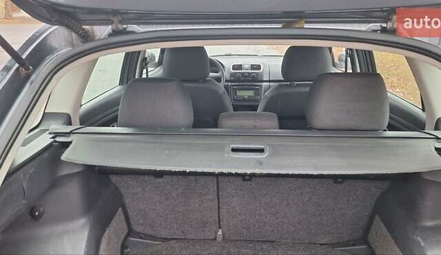 Серый Шкода Фабия, объемом двигателя 1.4 л и пробегом 220 тыс. км за 5550 $, фото 5 на Automoto.ua