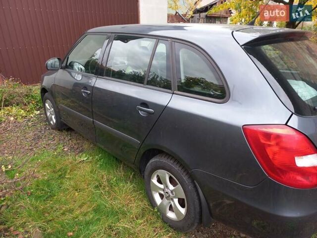 Сірий Шкода Фабія, об'ємом двигуна 1.39 л та пробігом 250 тис. км за 5300 $, фото 1 на Automoto.ua