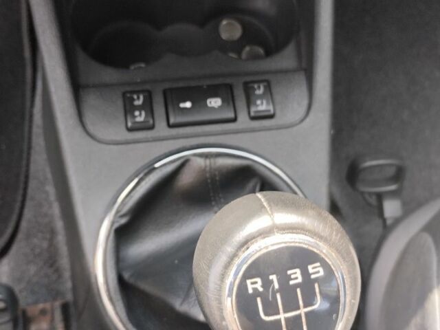 Серый Шкода Фабия, объемом двигателя 0 л и пробегом 220 тыс. км за 5500 $, фото 5 на Automoto.ua