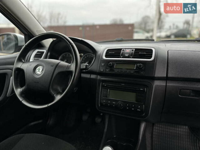Серый Шкода Фабия, объемом двигателя 1.39 л и пробегом 224 тыс. км за 5800 $, фото 48 на Automoto.ua