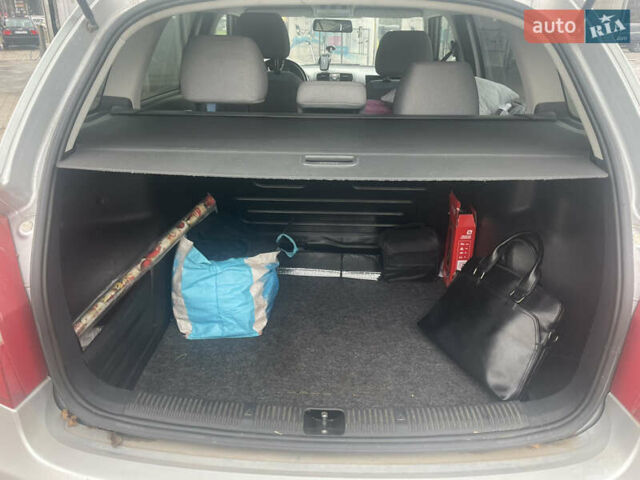 Сірий Шкода Фабія, об'ємом двигуна 1.2 л та пробігом 127 тис. км за 4800 $, фото 4 на Automoto.ua