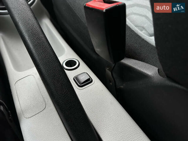 Сірий Шкода Фабія, об'ємом двигуна 1.39 л та пробігом 227 тис. км за 5500 $, фото 33 на Automoto.ua