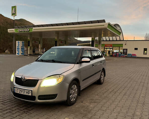 Сірий Шкода Фабія, об'ємом двигуна 1.42 л та пробігом 300 тис. км за 3990 $, фото 2 на Automoto.ua