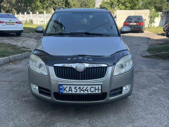 Сірий Шкода Фабія, об'ємом двигуна 1.6 л та пробігом 195 тис. км за 7600 $, фото 1 на Automoto.ua
