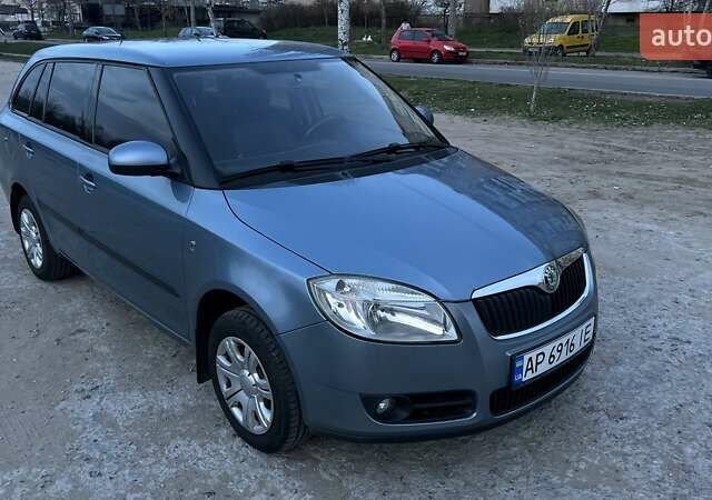 Серый Шкода Фабия, объемом двигателя 1.39 л и пробегом 201 тыс. км за 4500 $, фото 2 на Automoto.ua