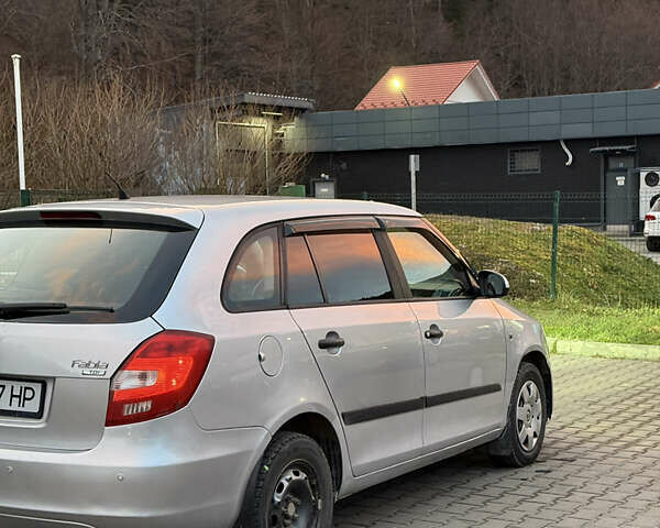 Сірий Шкода Фабія, об'ємом двигуна 1.42 л та пробігом 300 тис. км за 3990 $, фото 4 на Automoto.ua