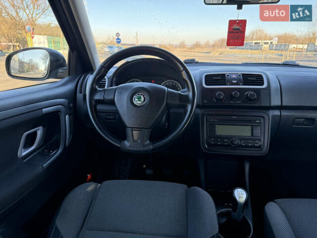 Серый Шкода Фабия, объемом двигателя 1.4 л и пробегом 223 тыс. км за 5500 $, фото 28 на Automoto.ua