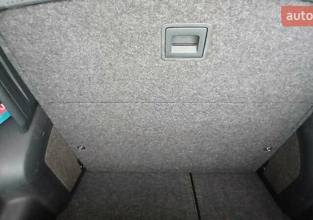 Серый Шкода Фабия, объемом двигателя 1.39 л и пробегом 232 тыс. км за 6500 $, фото 24 на Automoto.ua