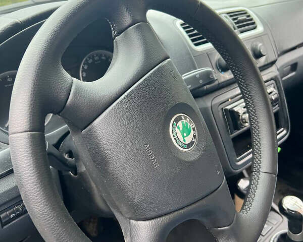 Серый Шкода Фабия, объемом двигателя 1.39 л и пробегом 274 тыс. км за 4700 $, фото 8 на Automoto.ua