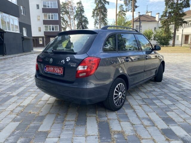 Сірий Шкода Фабія, об'ємом двигуна 1.4 л та пробігом 250 тис. км за 5500 $, фото 3 на Automoto.ua