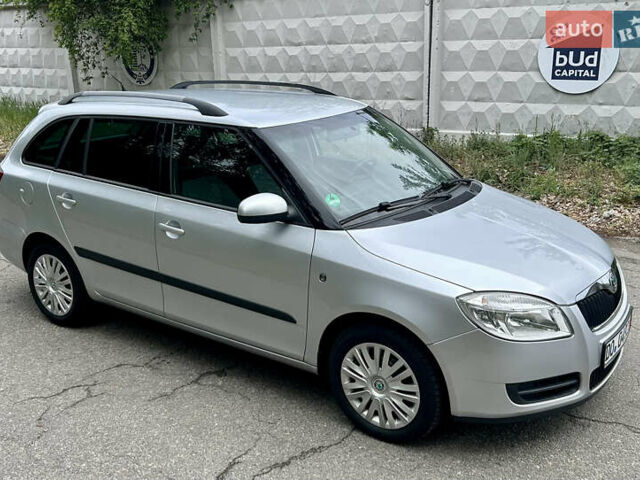 Серый Шкода Фабия, объемом двигателя 0 л и пробегом 230 тыс. км за 5499 $, фото 1 на Automoto.ua