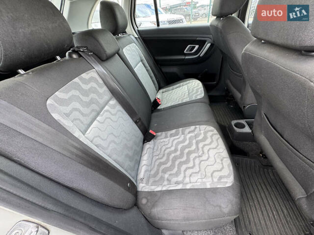 Серый Шкода Фабия, объемом двигателя 1.2 л и пробегом 162 тыс. км за 3990 $, фото 32 на Automoto.ua