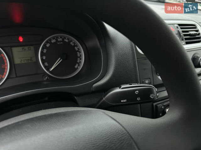 Сірий Шкода Фабія, об'ємом двигуна 1.39 л та пробігом 217 тис. км за 5700 $, фото 27 на Automoto.ua