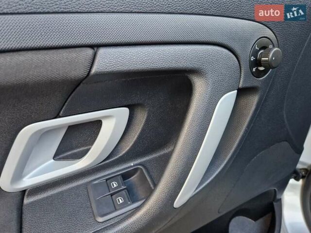 Серый Шкода Фабия, объемом двигателя 1.4 л и пробегом 147 тыс. км за 5600 $, фото 36 на Automoto.ua