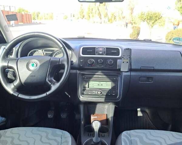 Сірий Шкода Фабія, об'ємом двигуна 1.4 л та пробігом 235 тис. км за 6000 $, фото 10 на Automoto.ua