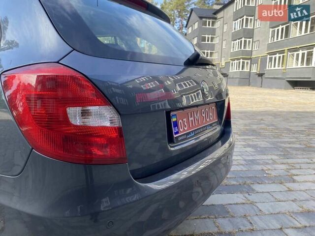 Сірий Шкода Фабія, об'ємом двигуна 1.4 л та пробігом 250 тис. км за 5500 $, фото 2 на Automoto.ua