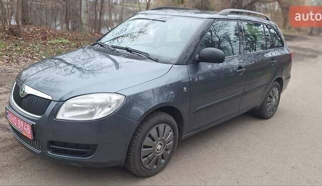 Серый Шкода Фабия, объемом двигателя 1.4 л и пробегом 220 тыс. км за 5550 $, фото 6 на Automoto.ua