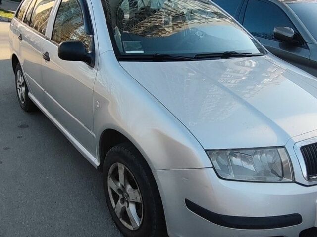 Серый Шкода Фабия, объемом двигателя 0 л и пробегом 297 тыс. км за 4000 $, фото 5 на Automoto.ua