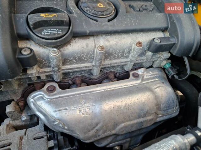 Серый Шкода Фабия, объемом двигателя 1.4 л и пробегом 147 тыс. км за 5600 $, фото 56 на Automoto.ua