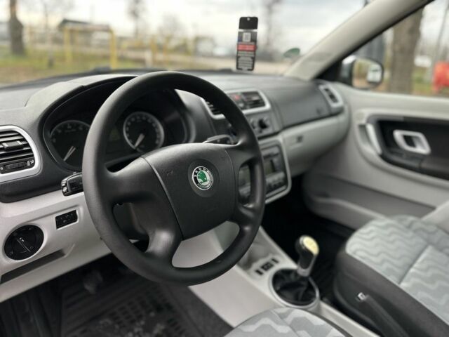 Сірий Шкода Фабія, об'ємом двигуна 1.4 л та пробігом 227 тис. км за 5500 $, фото 5 на Automoto.ua