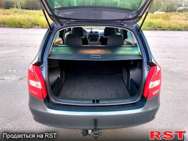 Серый Шкода Фабия, объемом двигателя 1.6 л и пробегом 175 тыс. км за 6300 $, фото 8 на Automoto.ua