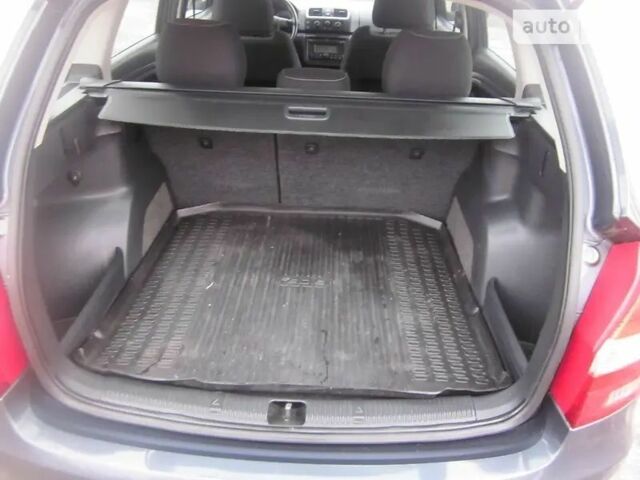 Серый Шкода Фабия, объемом двигателя 1.6 л и пробегом 180 тыс. км за 6500 $, фото 9 на Automoto.ua