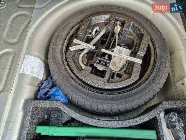 Сірий Шкода Фабія, об'ємом двигуна 1.4 л та пробігом 270 тис. км за 5000 $, фото 9 на Automoto.ua