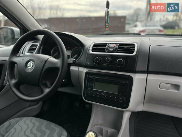 Сірий Шкода Фабія, об'ємом двигуна 1.39 л та пробігом 227 тис. км за 5500 $, фото 46 на Automoto.ua